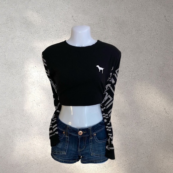 PINK Tops - PINK BY VS BLACK LONG SLEEVES CROP TOP